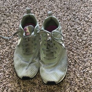 Nike MD RUNNER 2 Mesh shoes